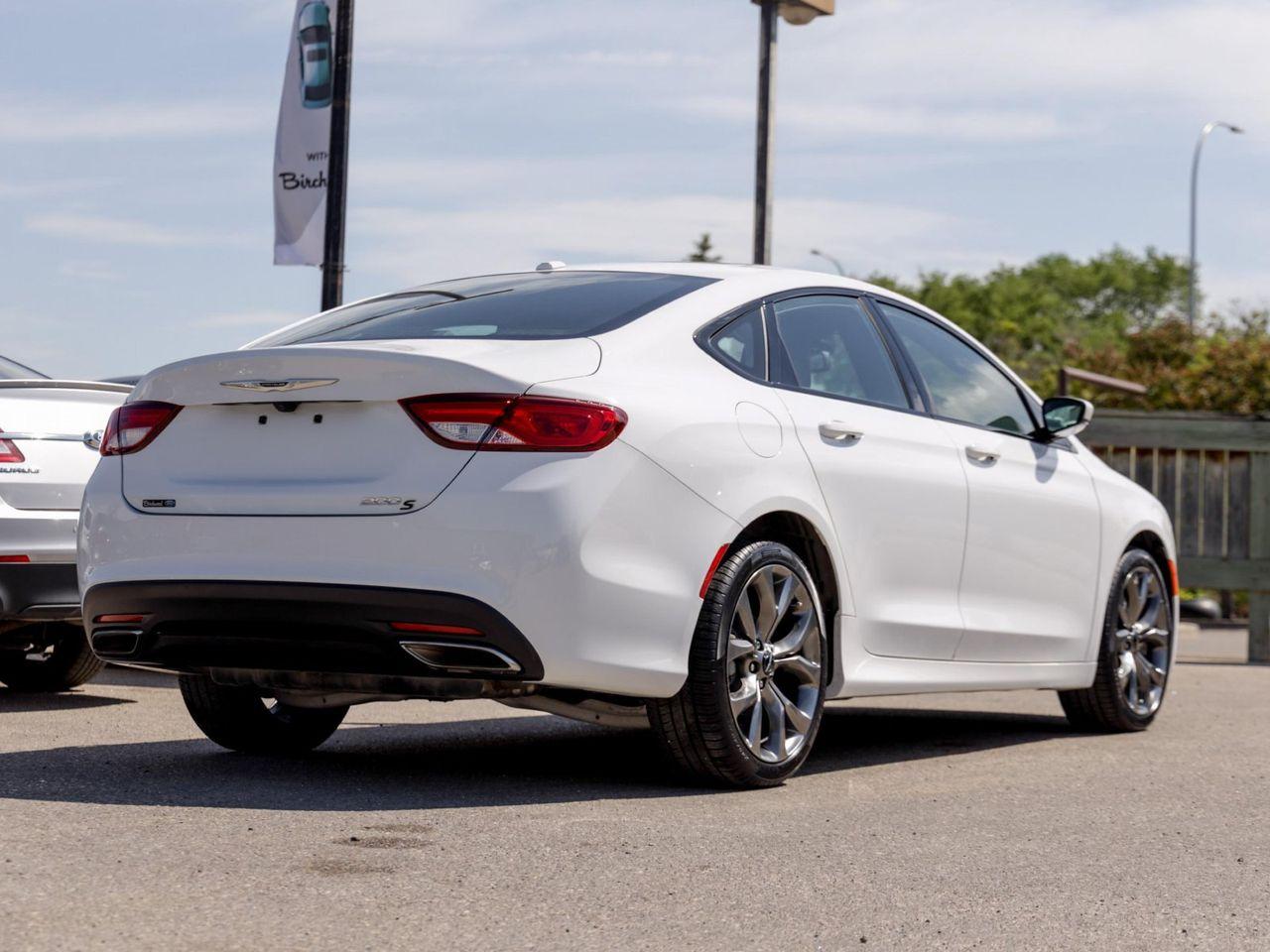 2016 Chrysler 200 S-4