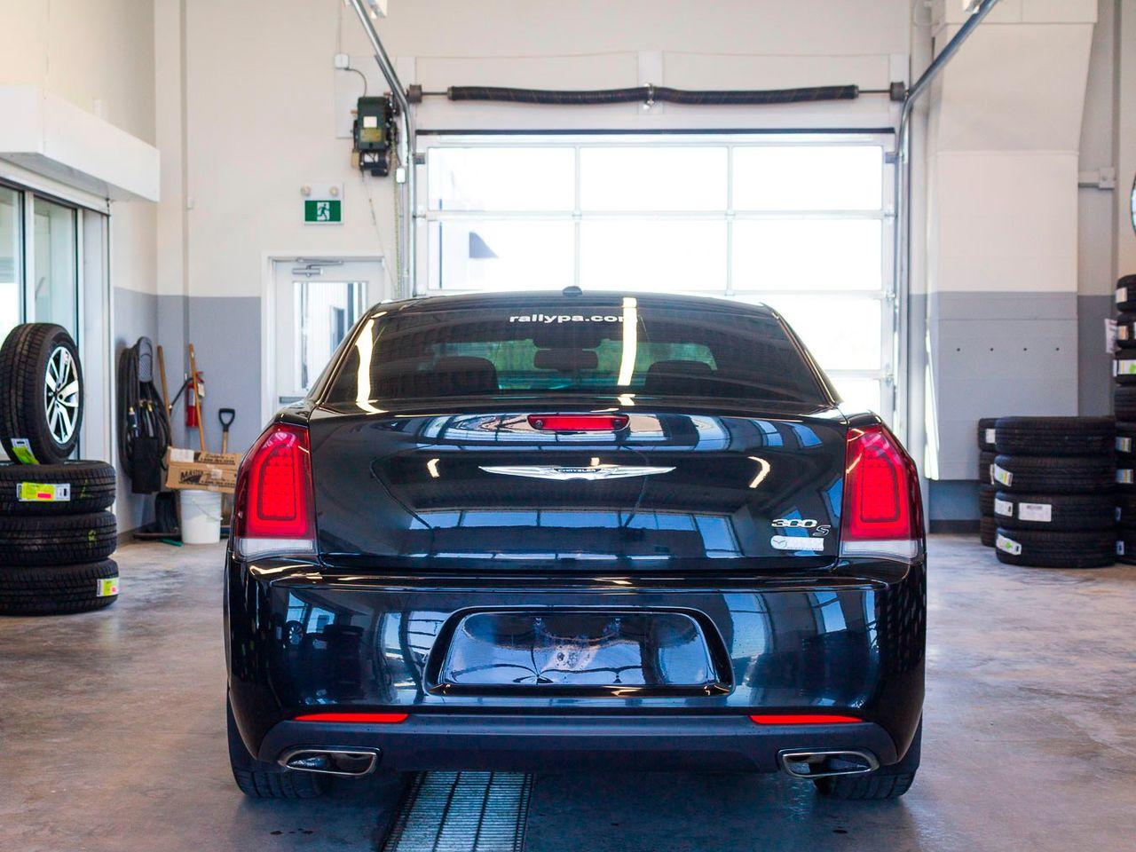 2016 Chrysler 300 S-4