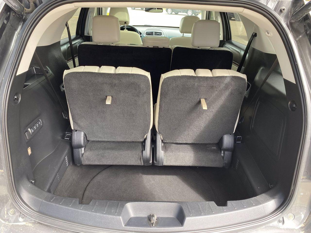 2016 Ford Explorer Platinum-3