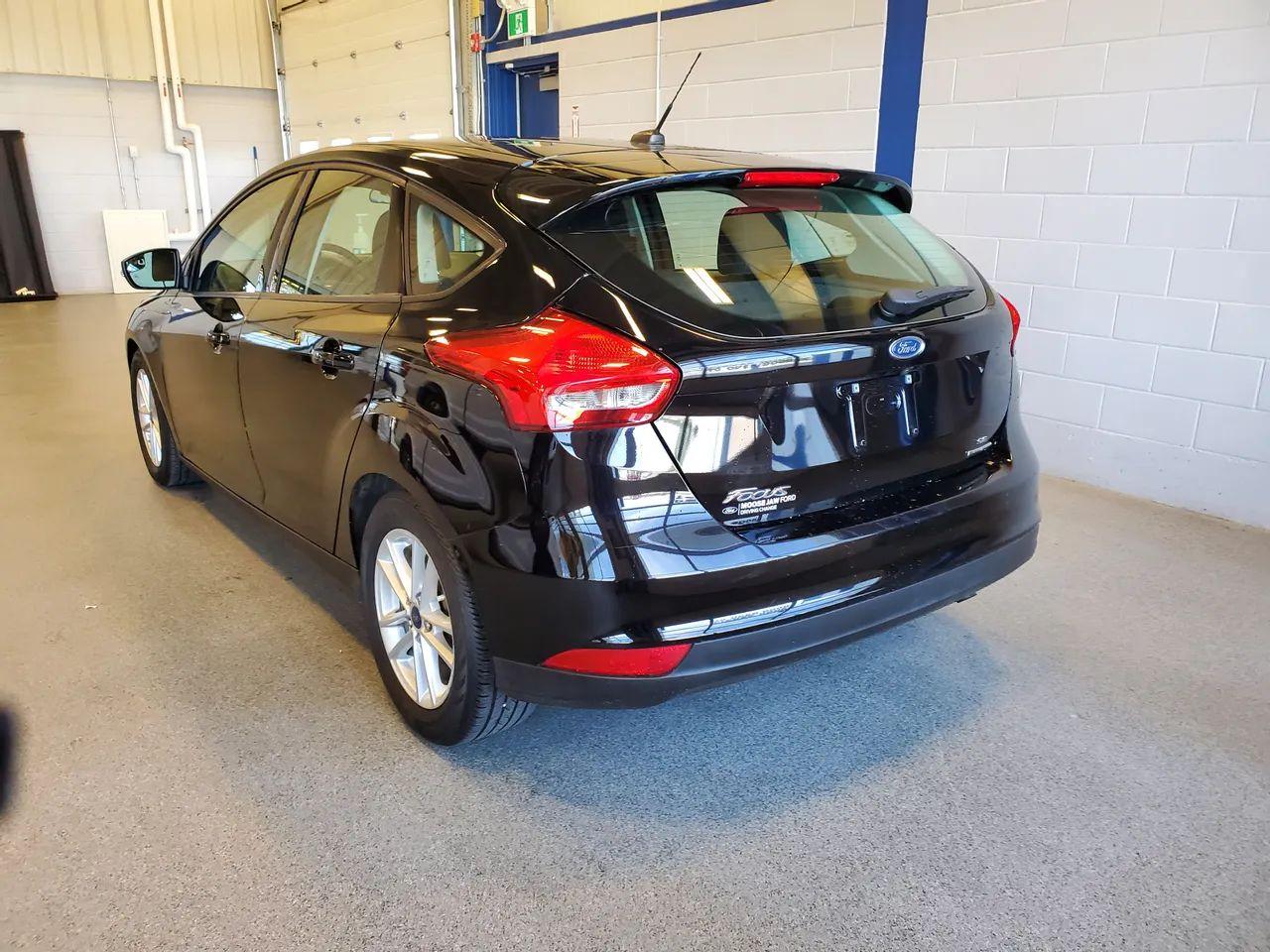 2016 Ford Focus SE-2
