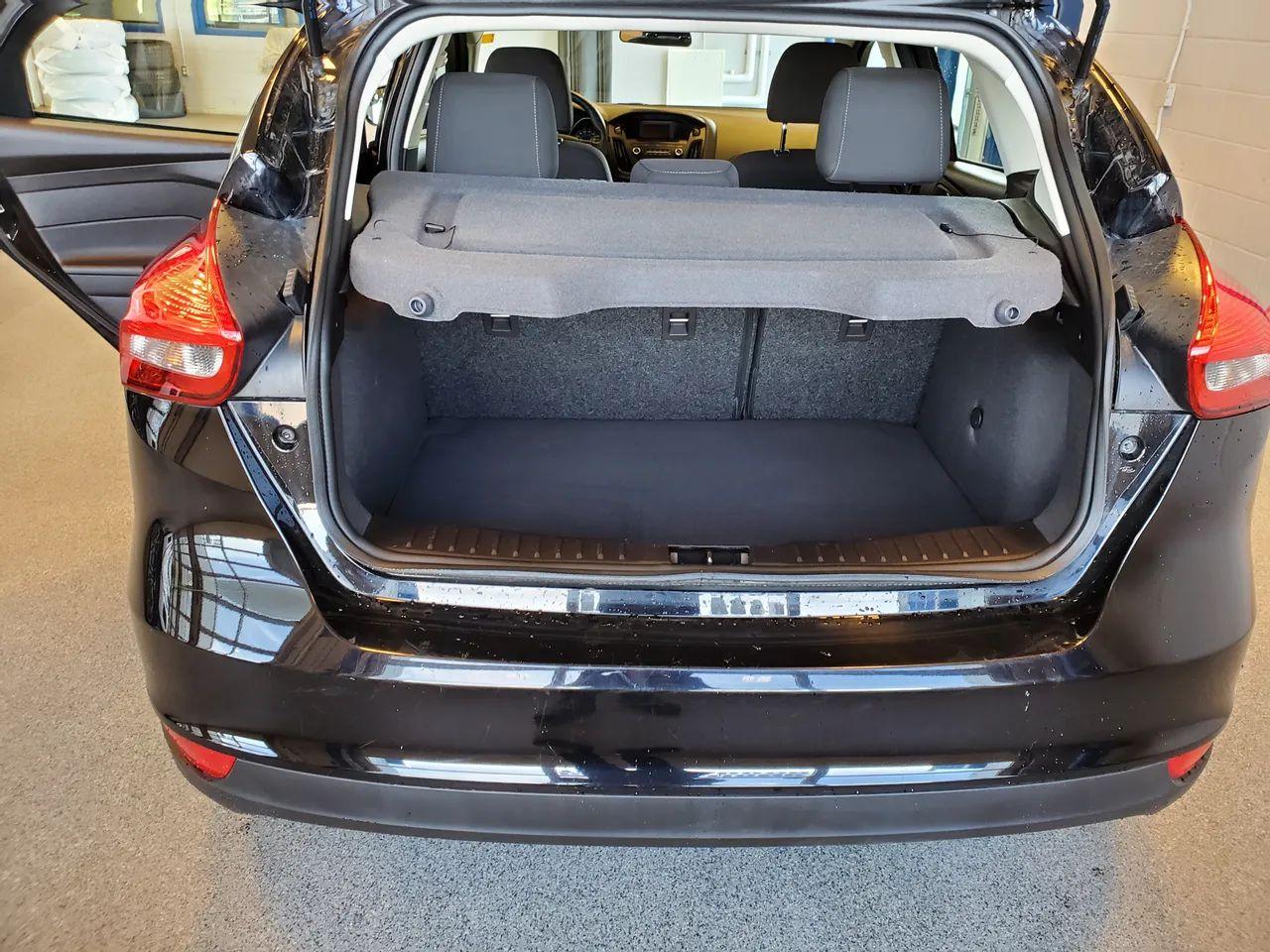 2016 Ford Focus SE-3