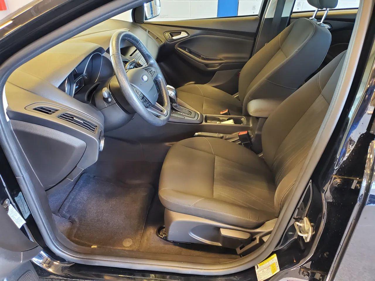 2016 Ford Focus SE-4