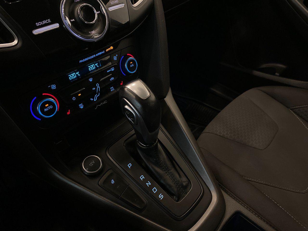 2016 Ford Focus SE-4