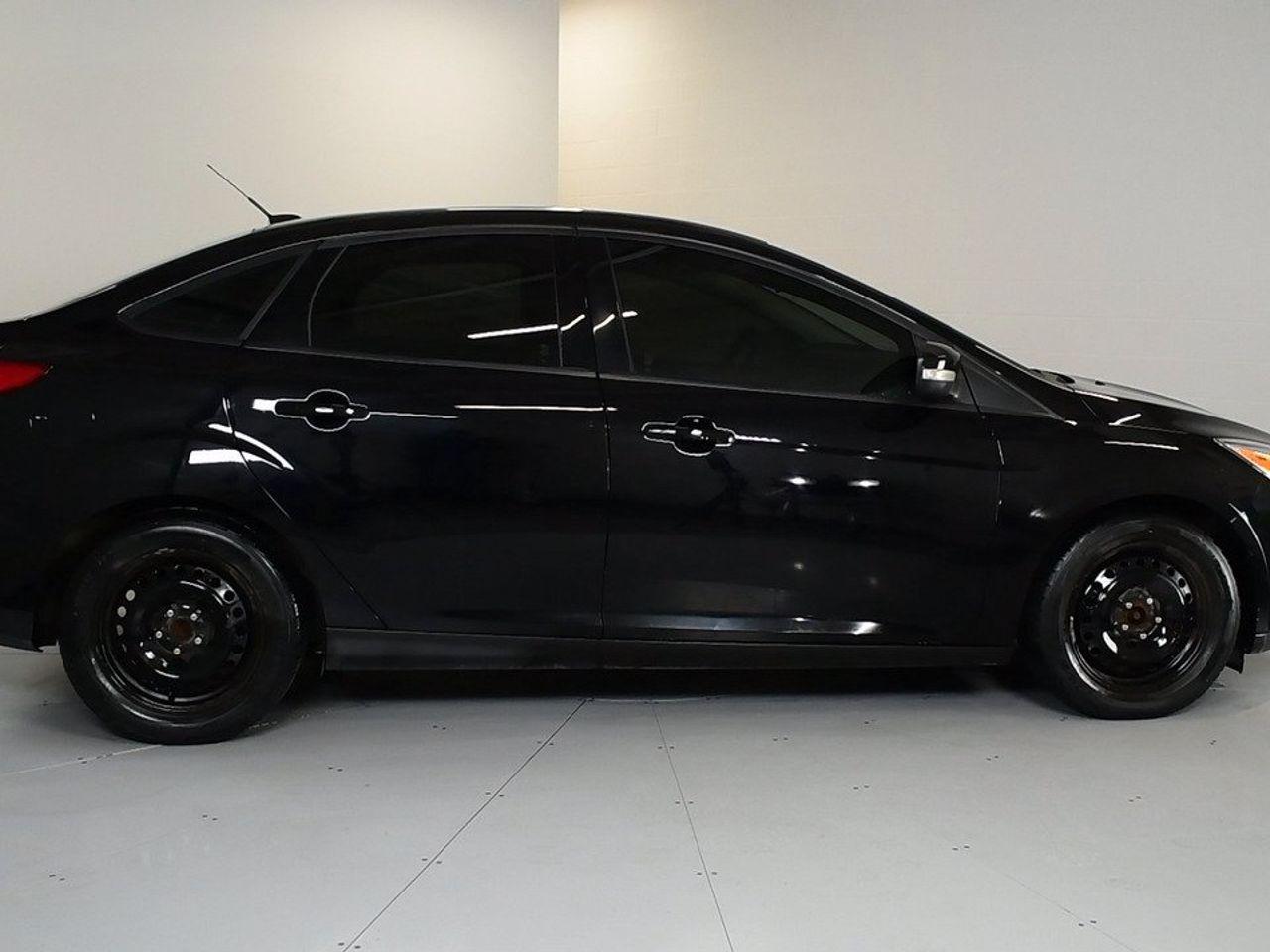 2016 Ford Focus SE-3