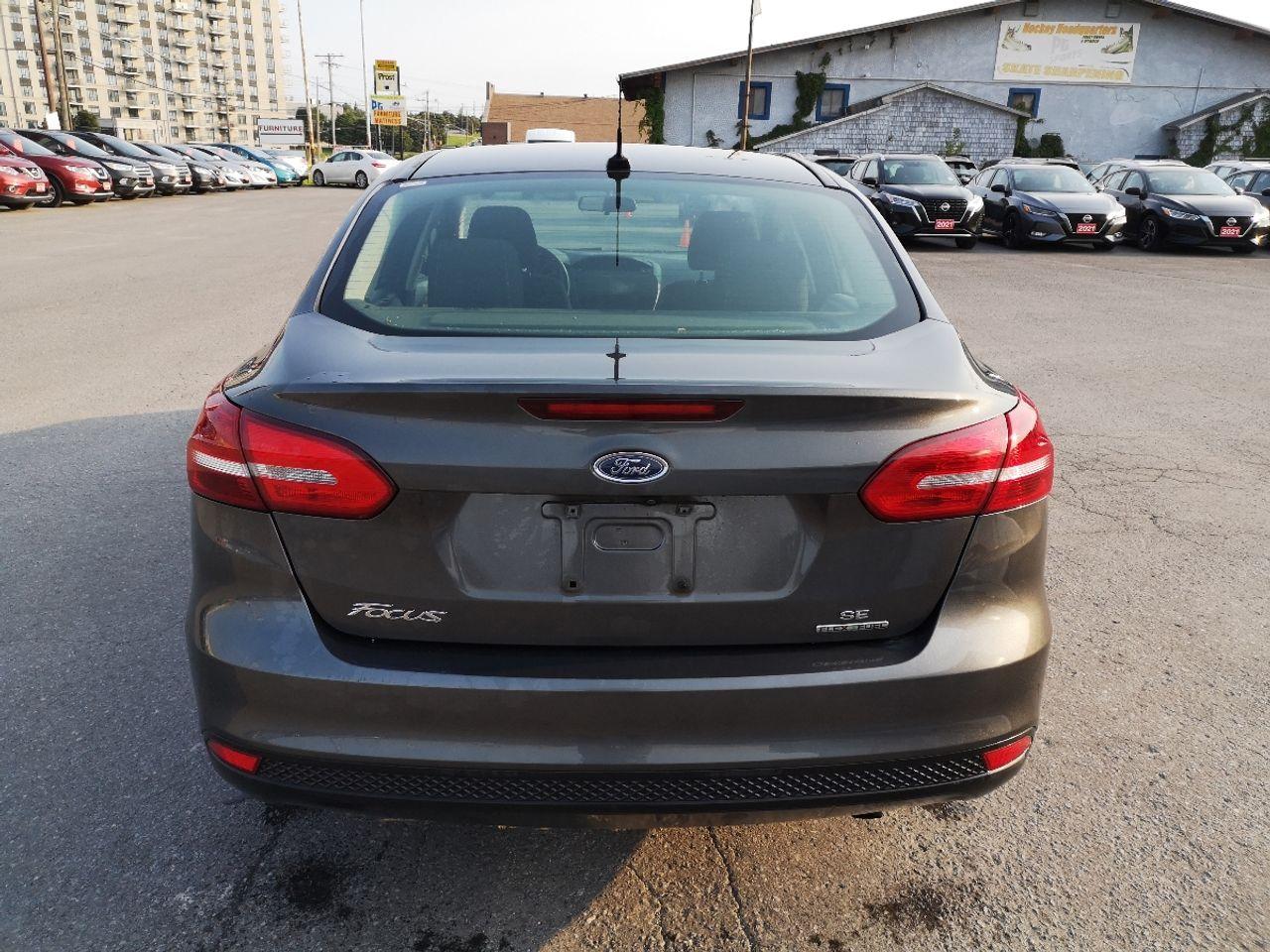 2016 Ford Focus SE-3