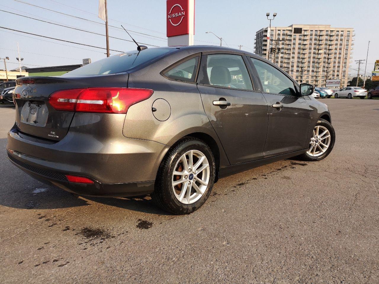 2016 Ford Focus SE-4