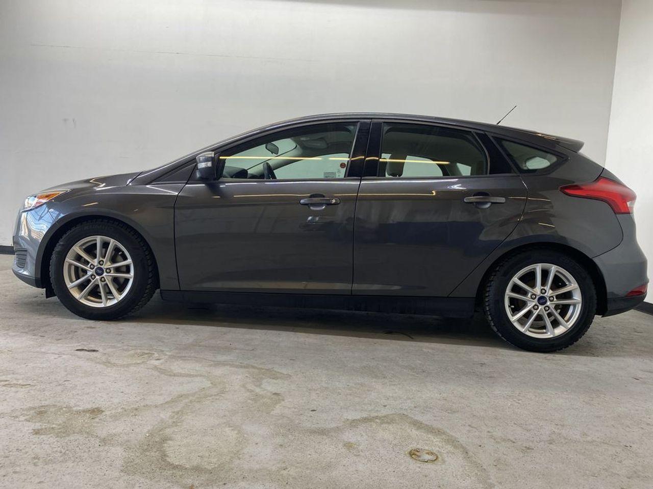 2016 Ford Focus SE-4