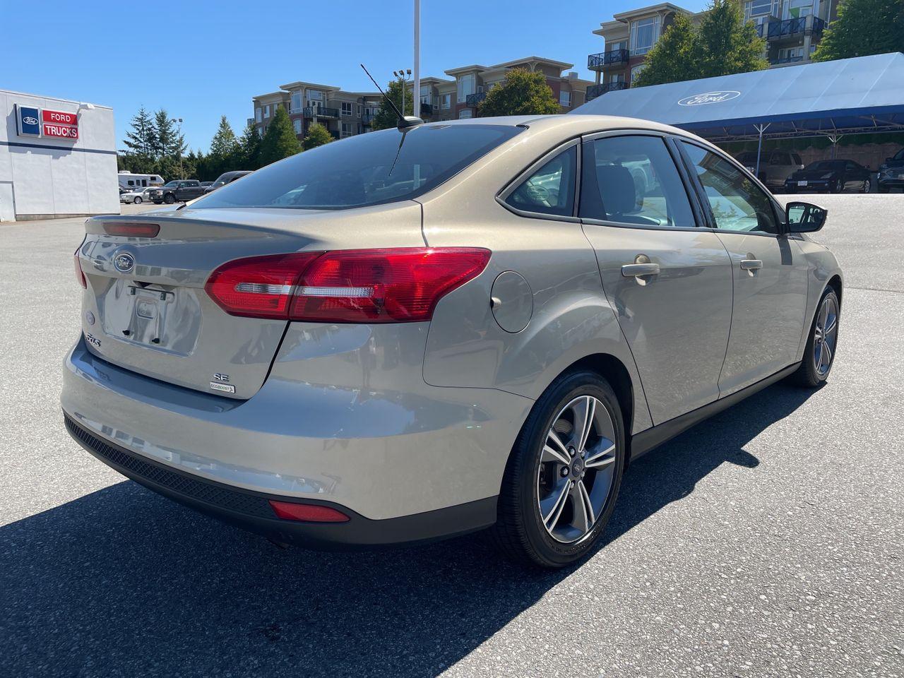 2016 Ford Focus SE-3