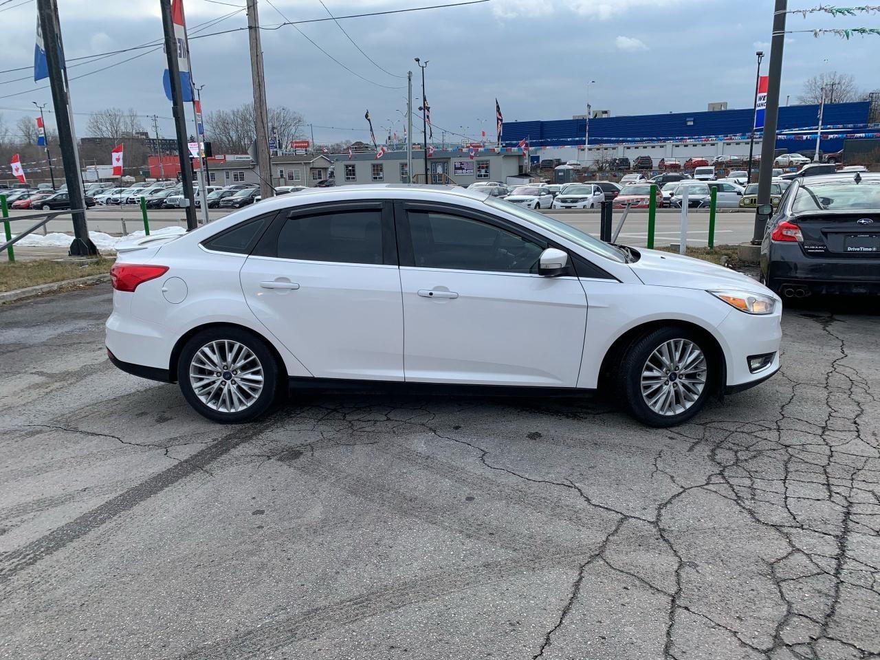 2016 Ford Focus Titanium-3