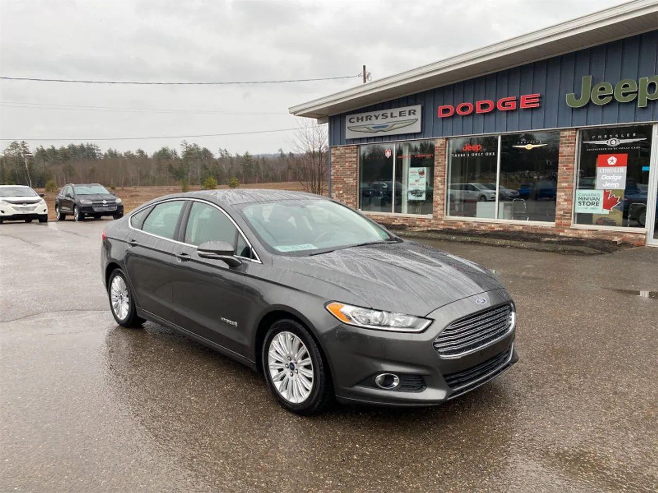 2016 Ford Fusion Hybrid -0