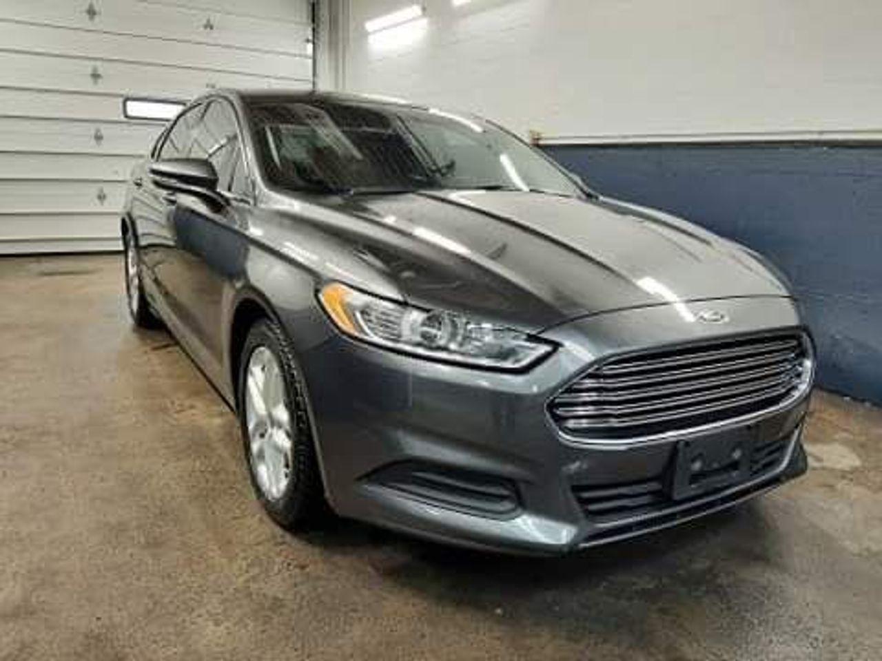 2016 Ford Fusion SE-1