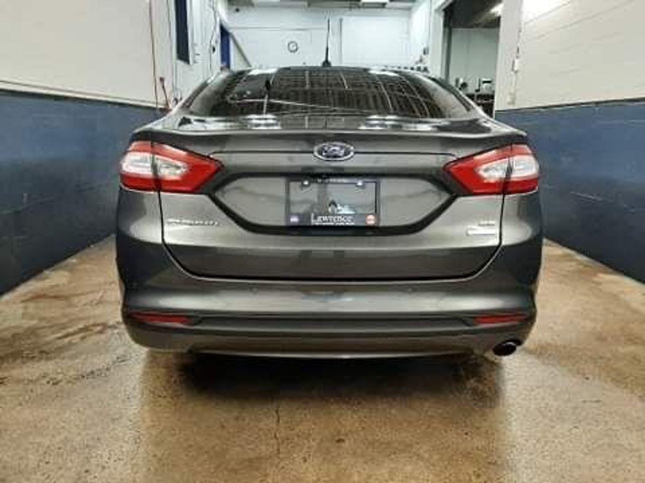 2016 Ford Fusion SE-3