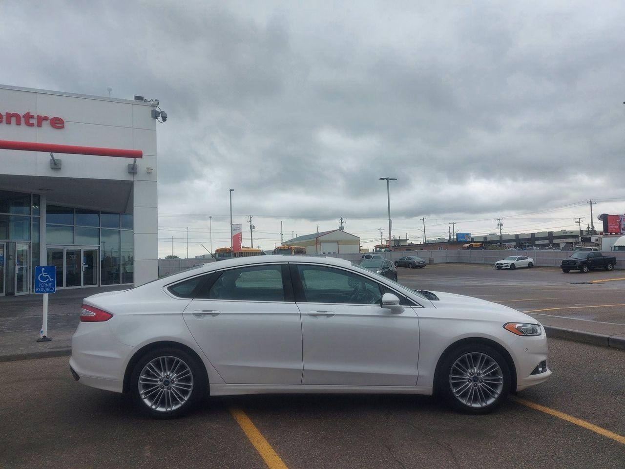 2016 Ford Fusion SE-1