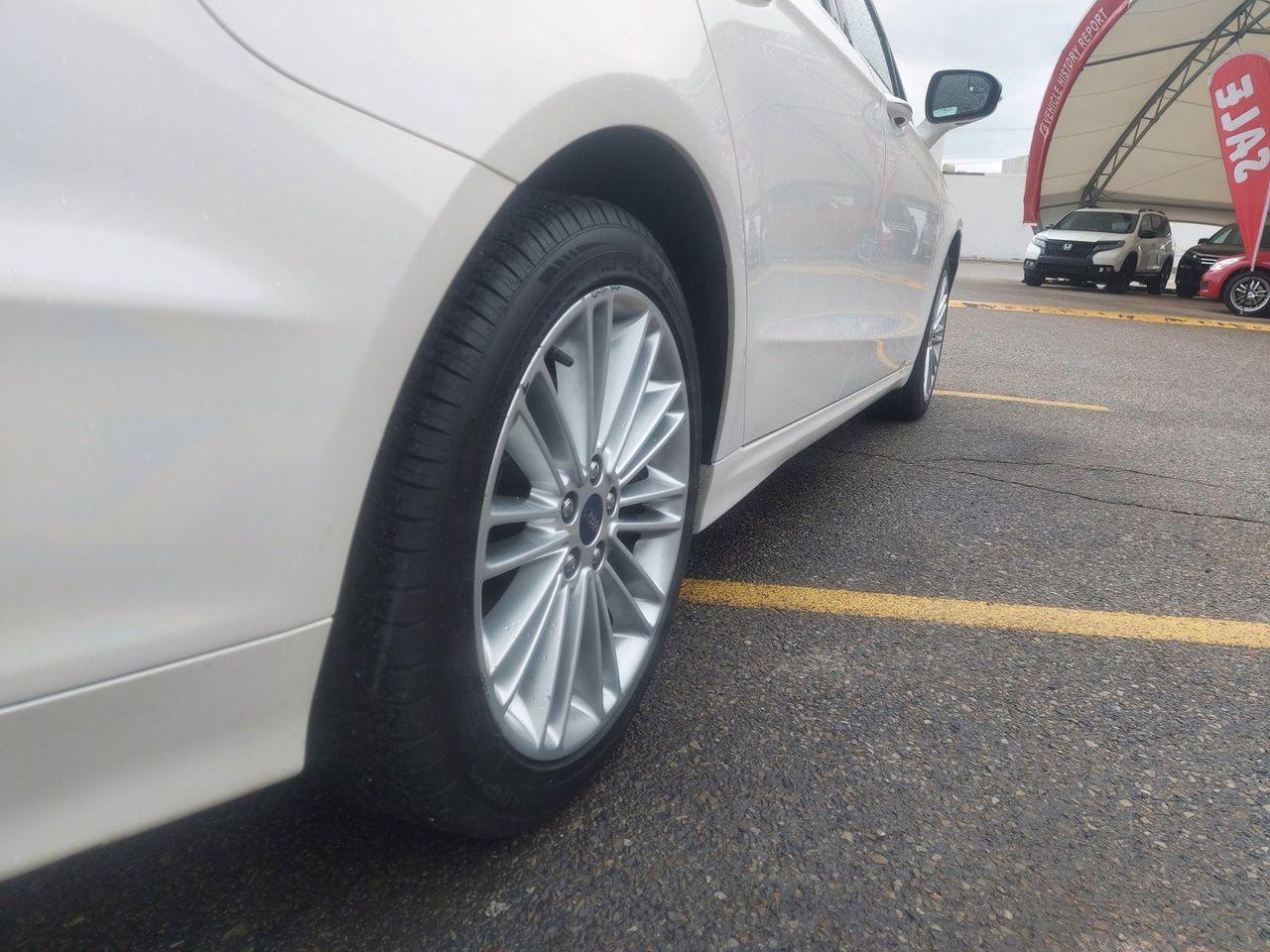 2016 Ford Fusion SE-2