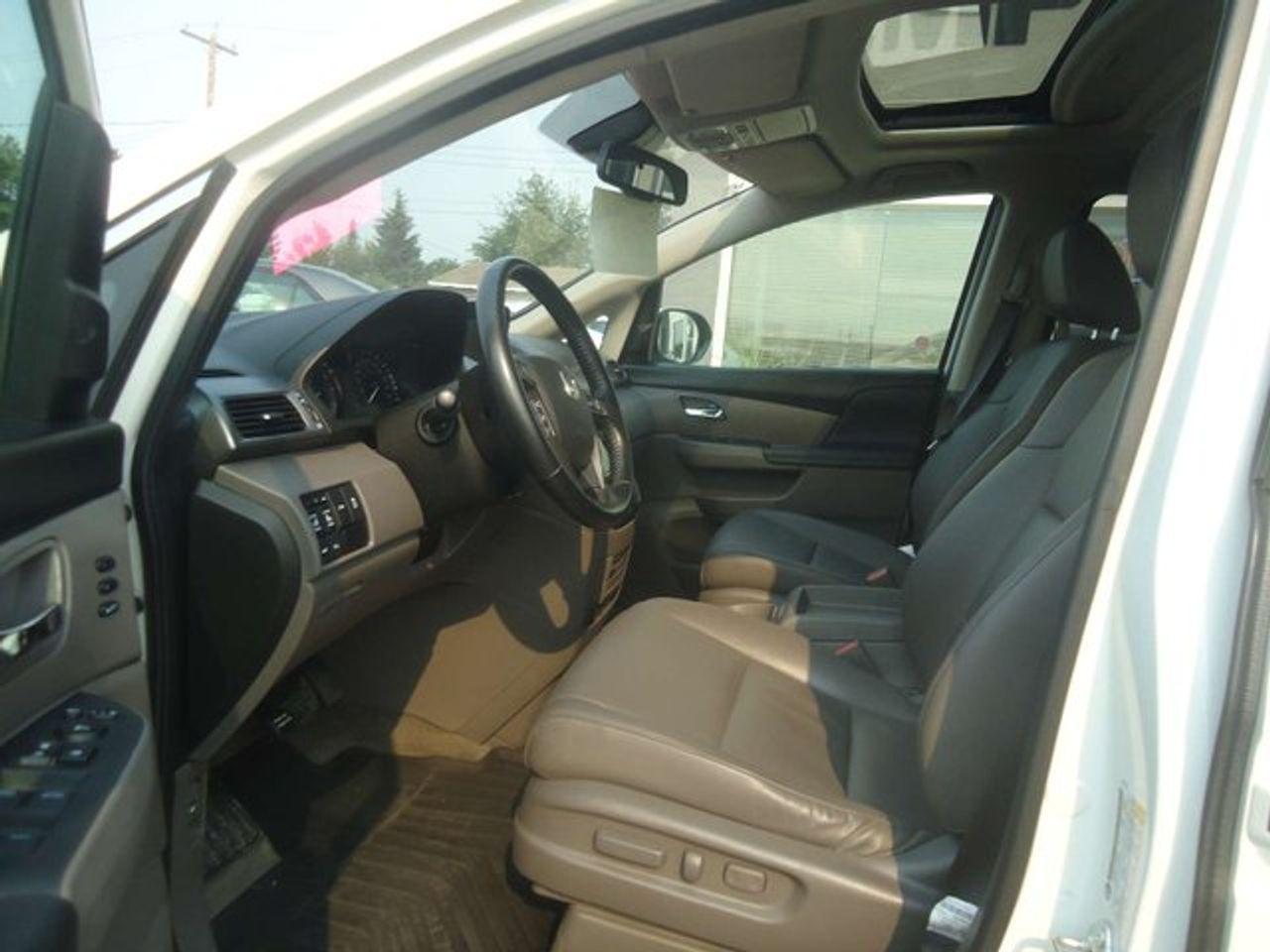 2016 Honda Odyssey Touring-3