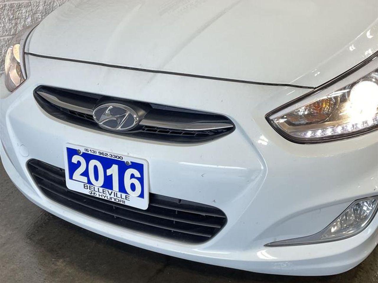 2016 Hyundai Accent L-2