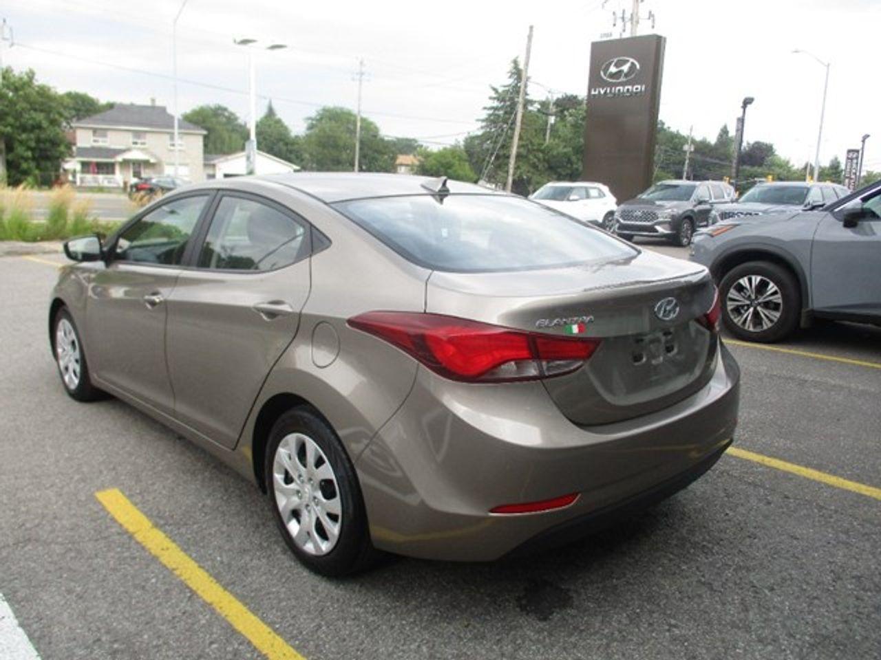 2016 Hyundai Elantra GL-4
