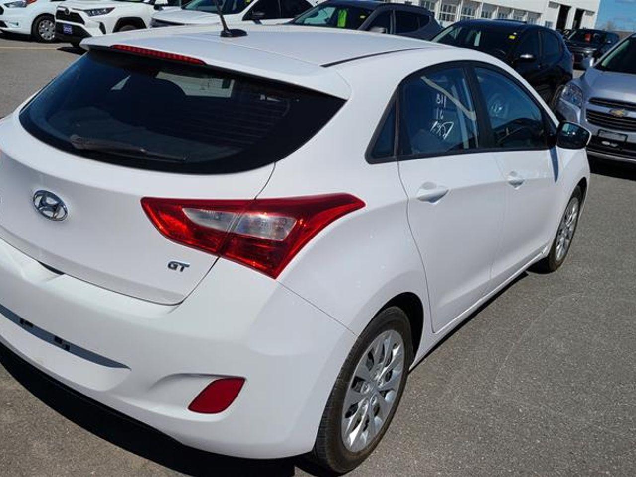 2016 Hyundai Elantra GL-4