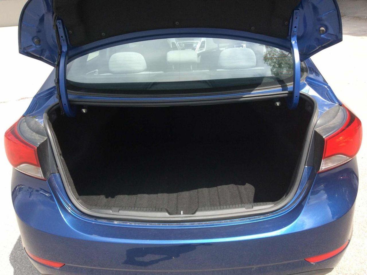 2016 Hyundai Elantra LE-2