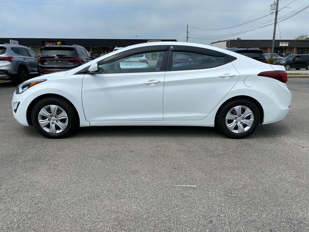 2016 Hyundai Elantra L-3