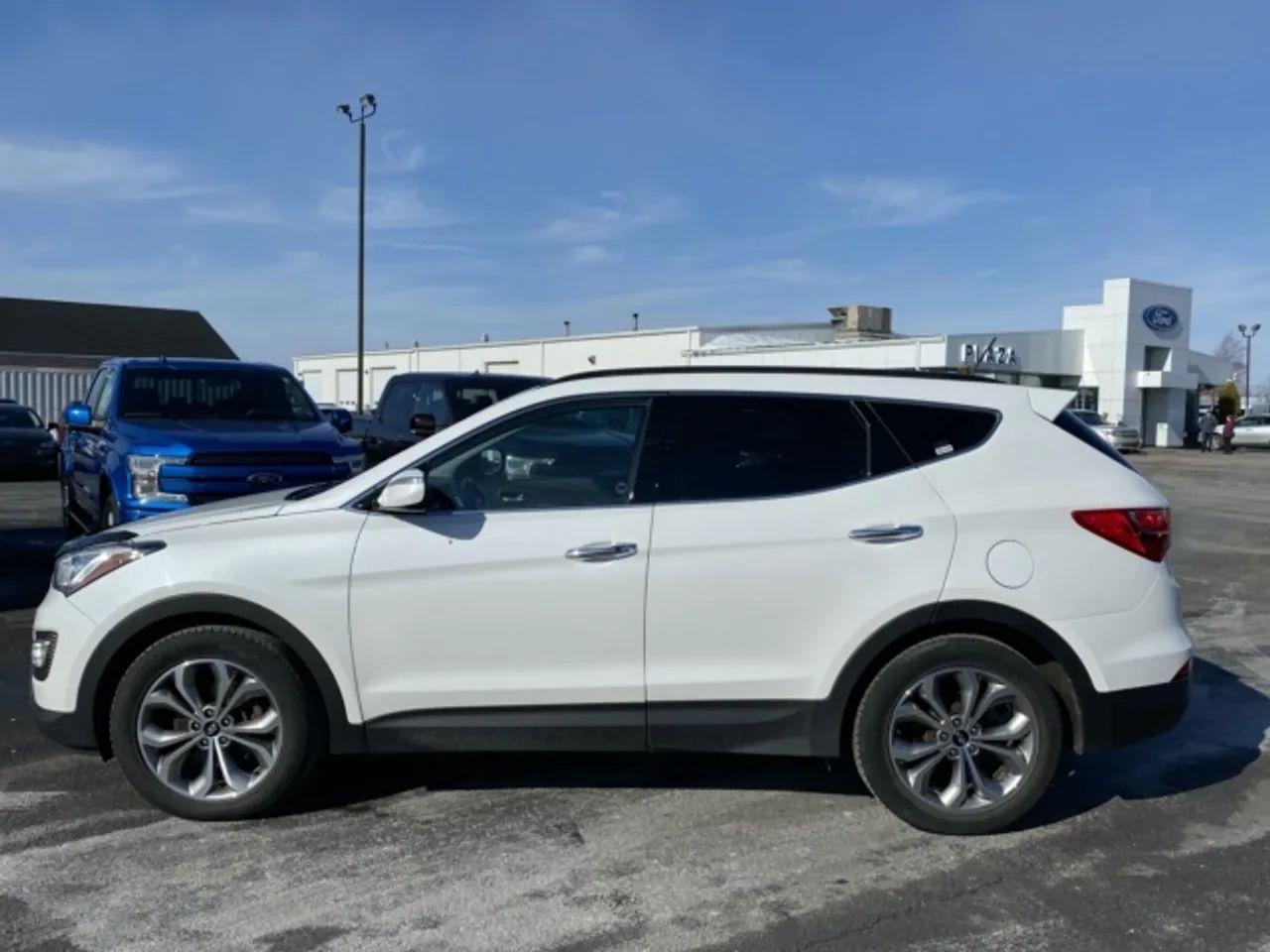 2016 Hyundai Santa Fe -1