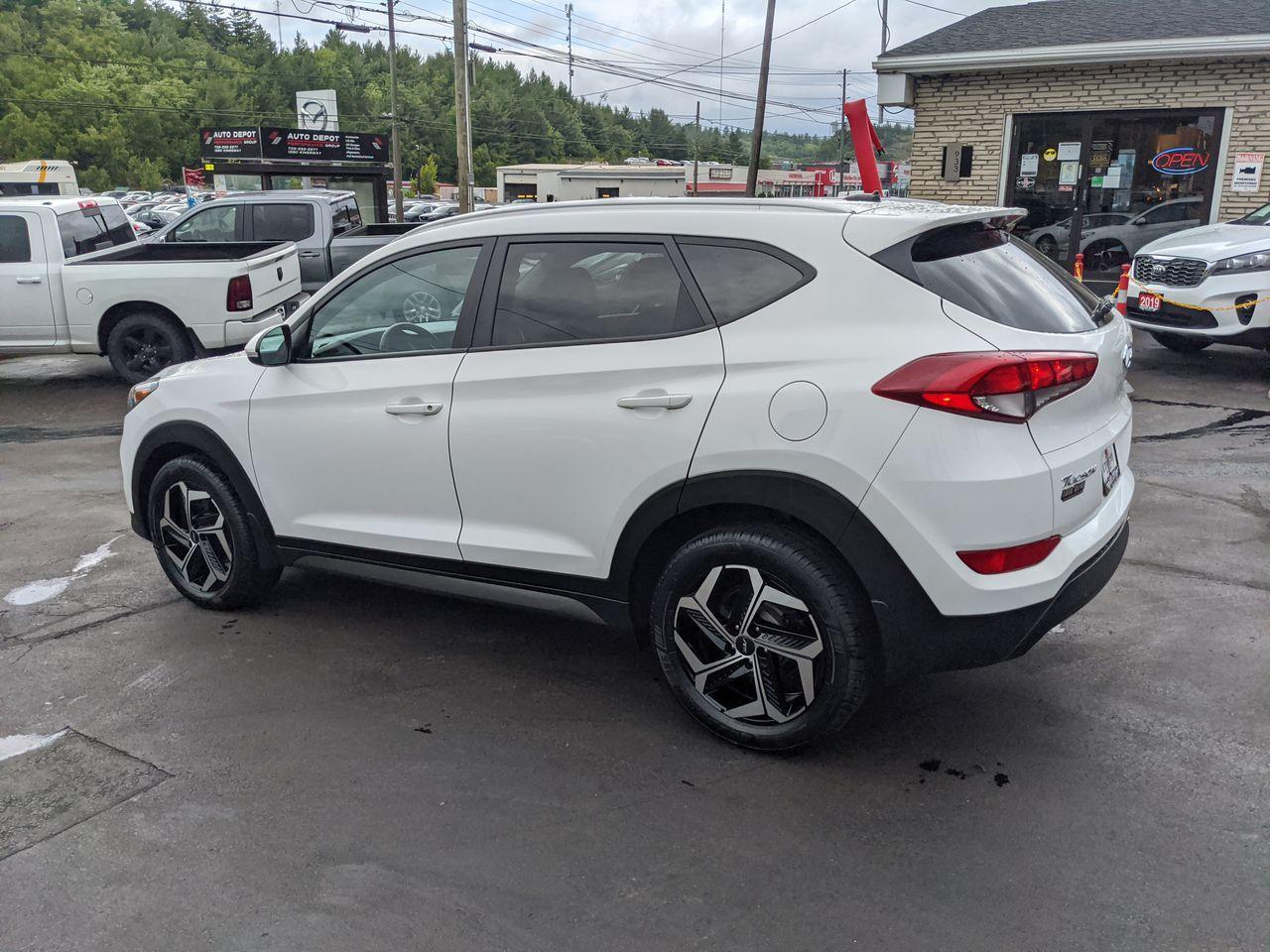 2016 Hyundai Tucson Premium-2
