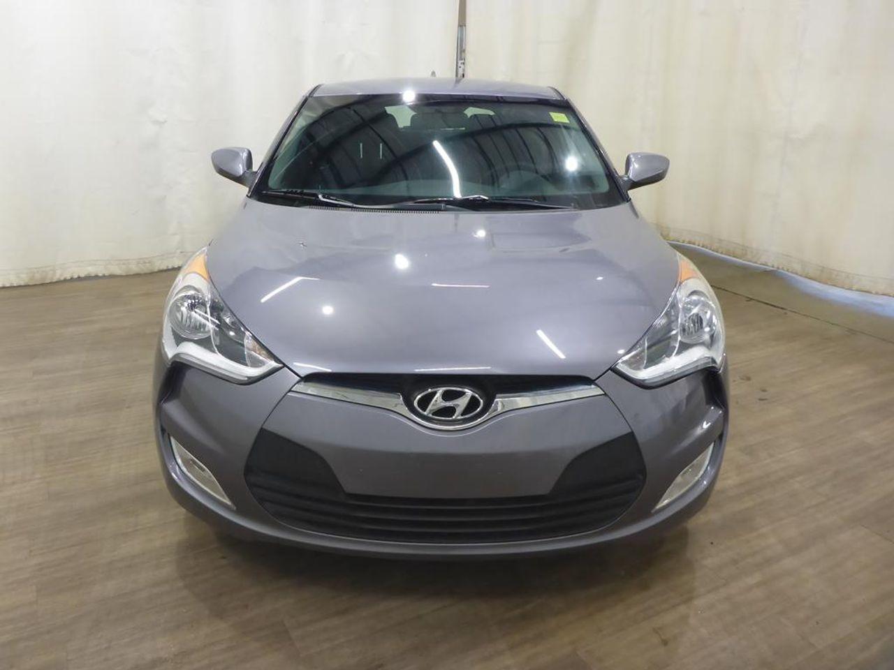 2016 Hyundai Veloster -1