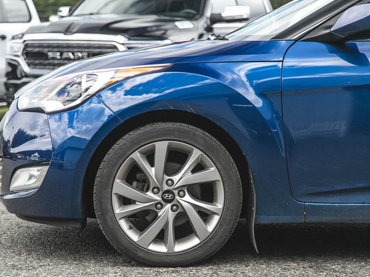 2016 Hyundai Veloster SE-4