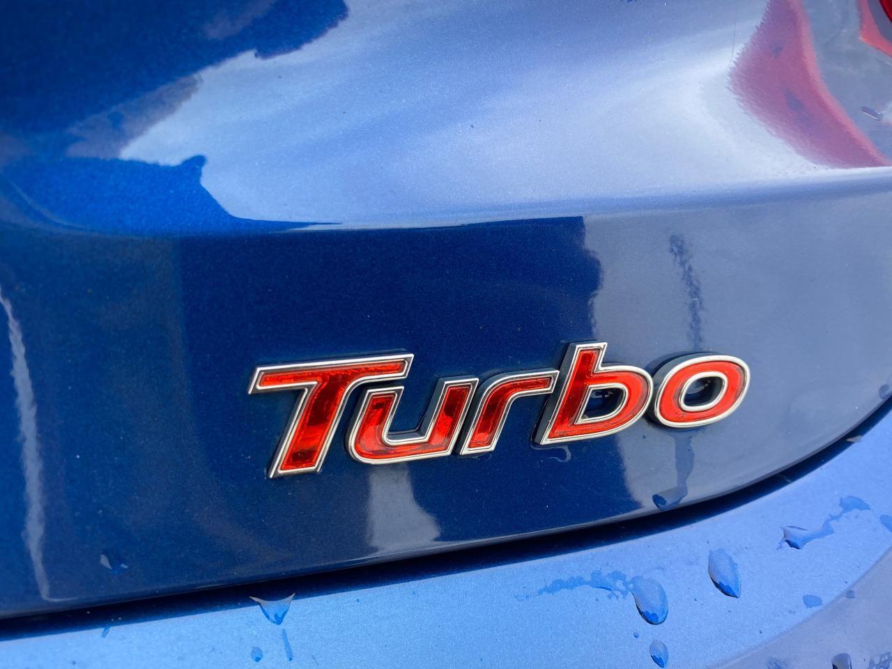 2016 Hyundai Veloster Turbo-3