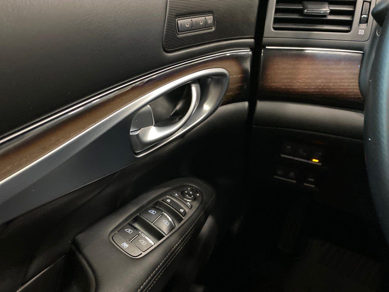 2016 Infiniti Q70 Premium-3