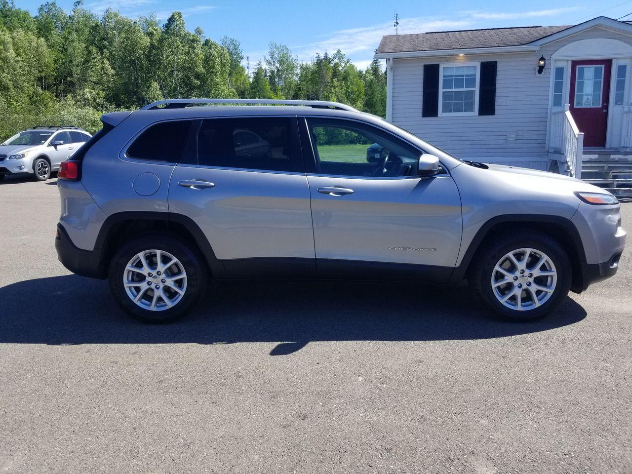 2016 Jeep Cherokee North-4