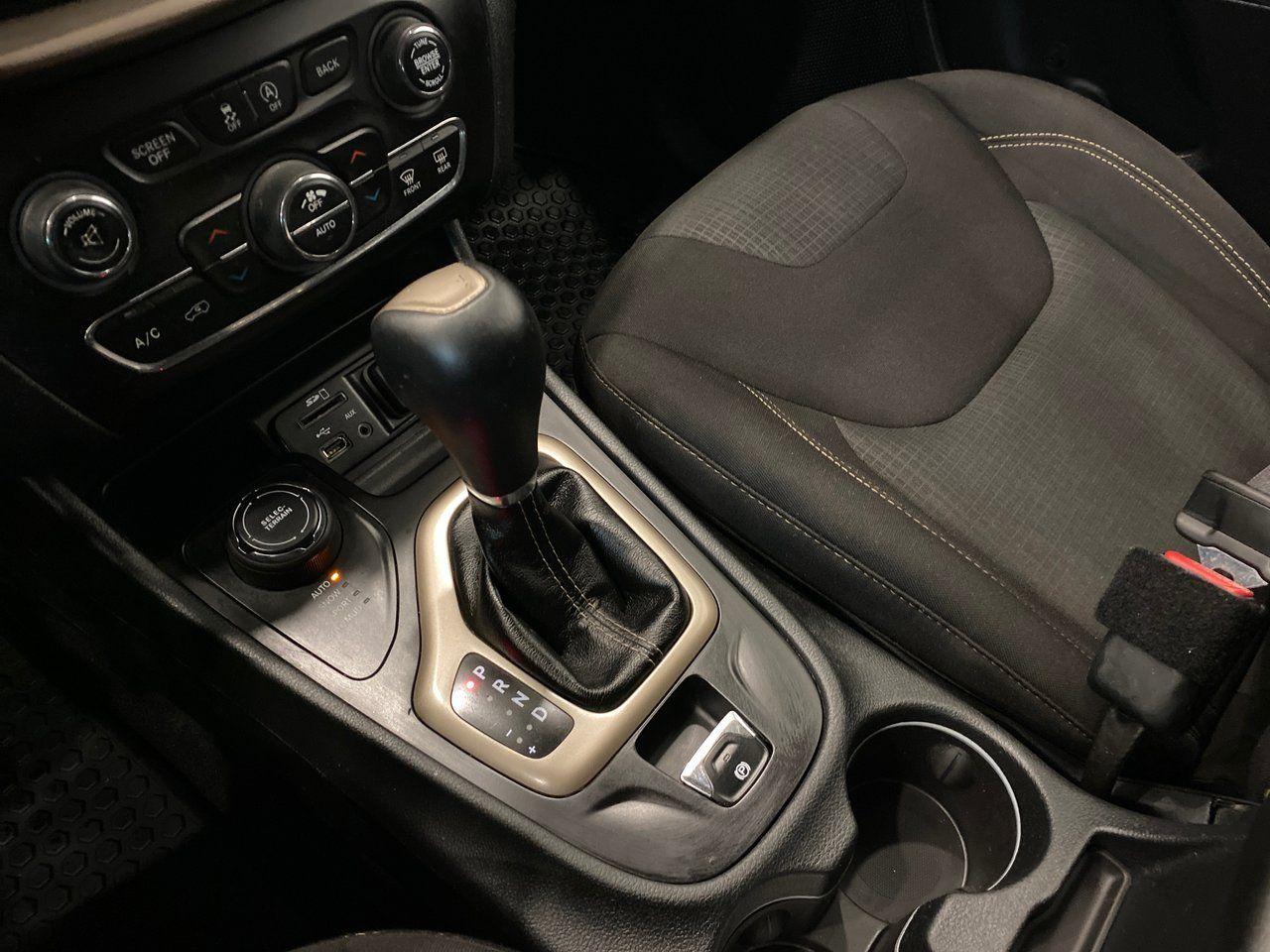 2016 Jeep Cherokee North-4