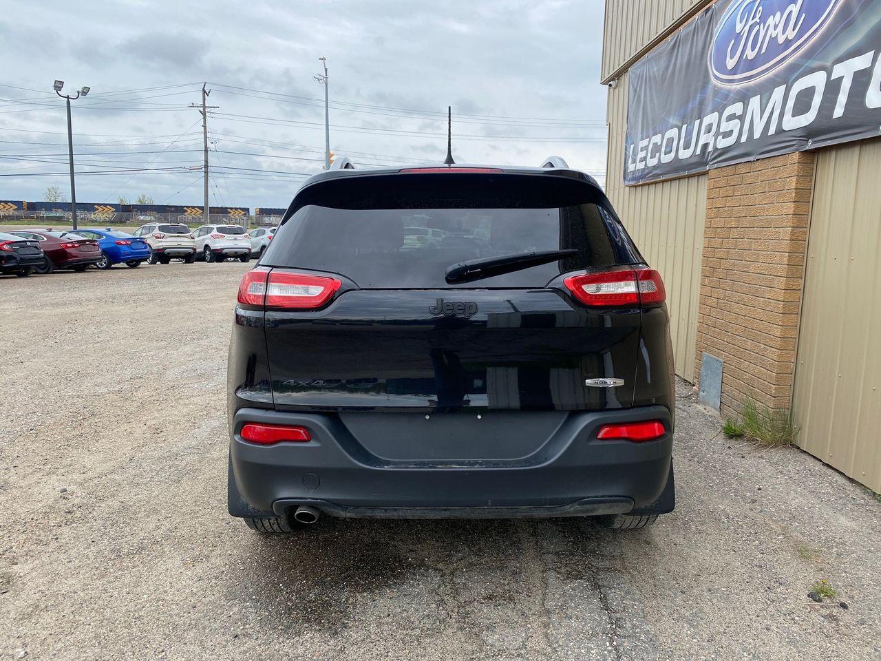 2016 Jeep Cherokee North-3