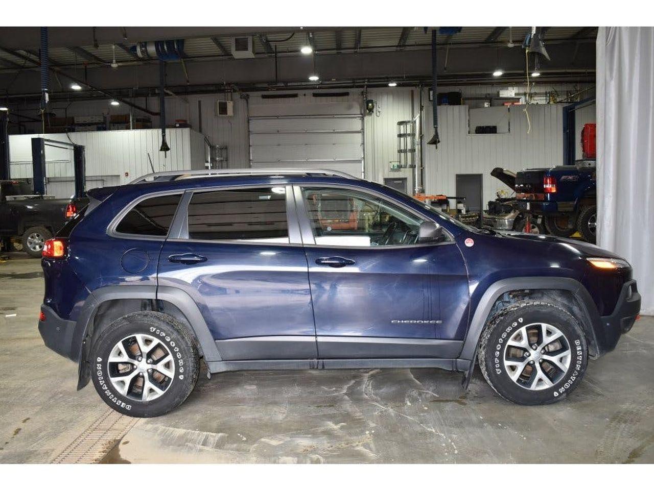 2016 Jeep Cherokee Trailhawk-2