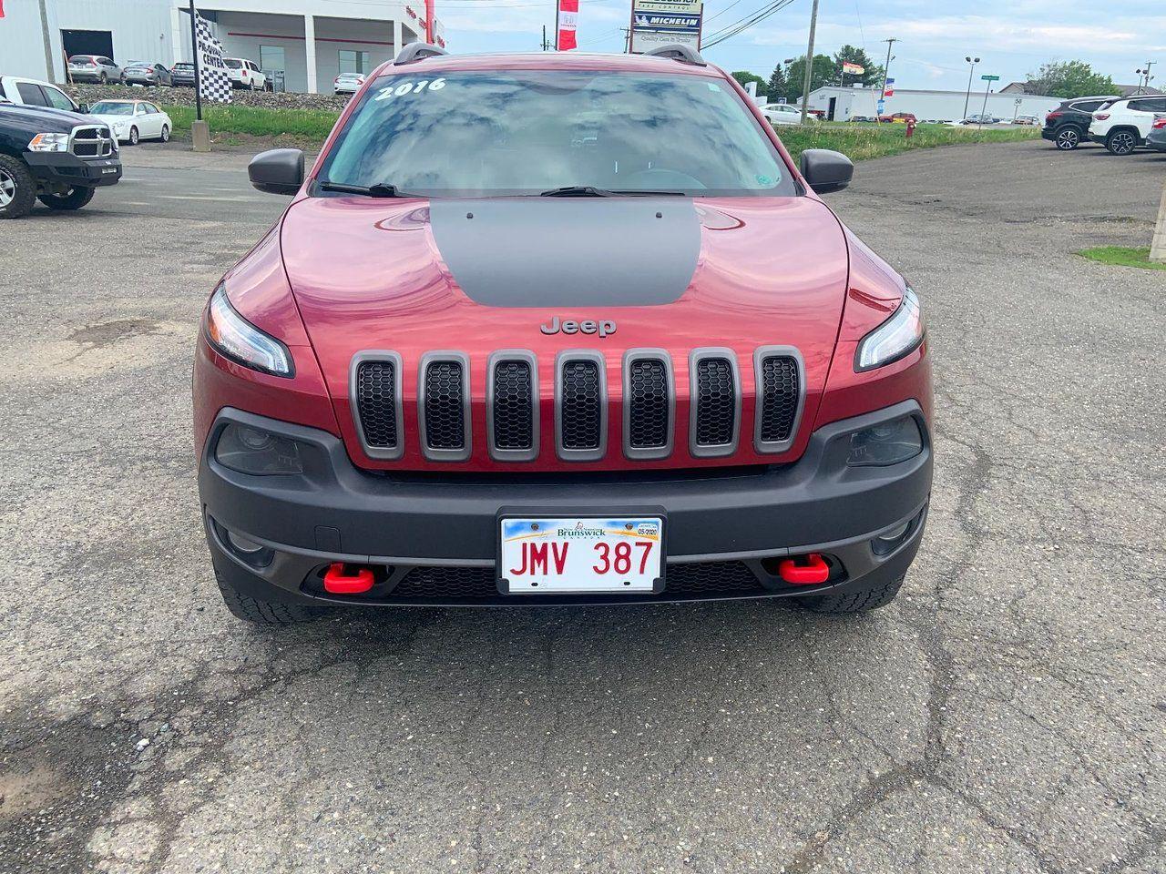 2016 Jeep Cherokee Trailhawk-2