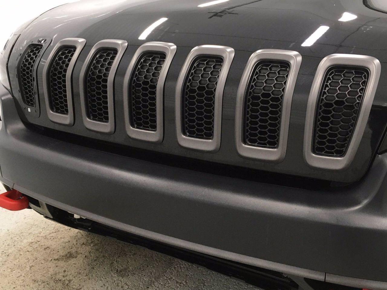 2016 Jeep Cherokee Trailhawk-2