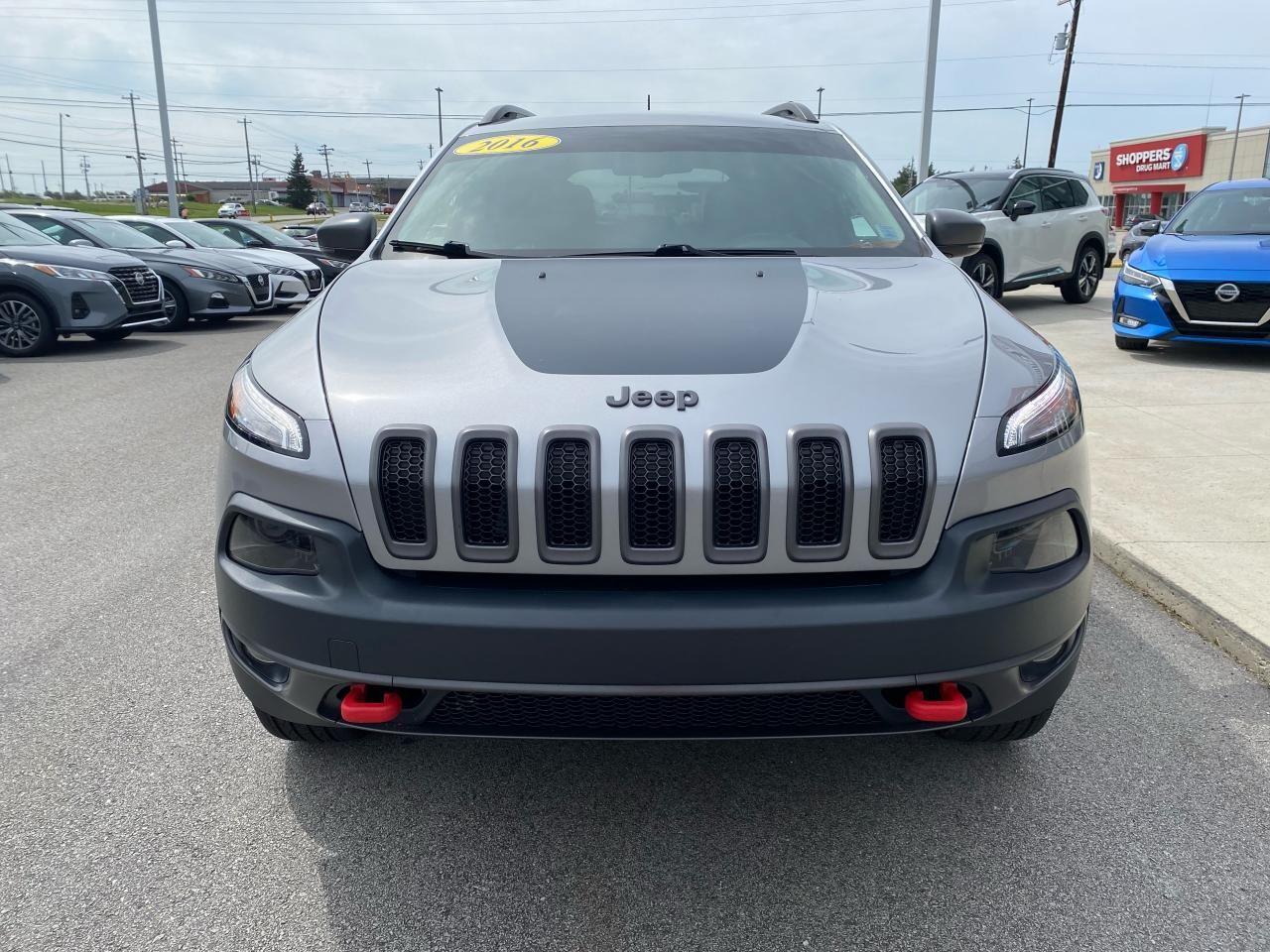 2016 Jeep Cherokee Trailhawk-1