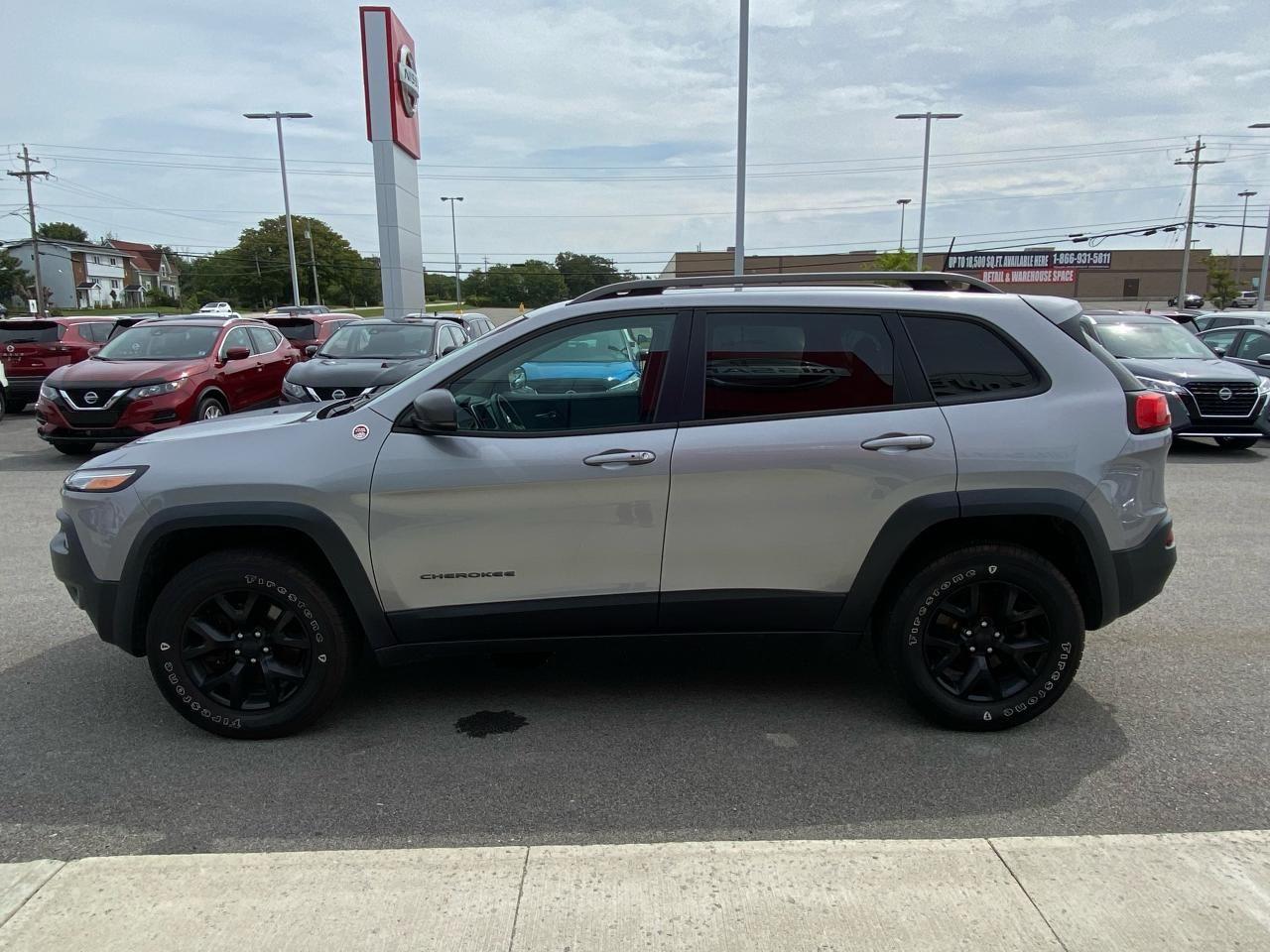 2016 Jeep Cherokee Trailhawk-2