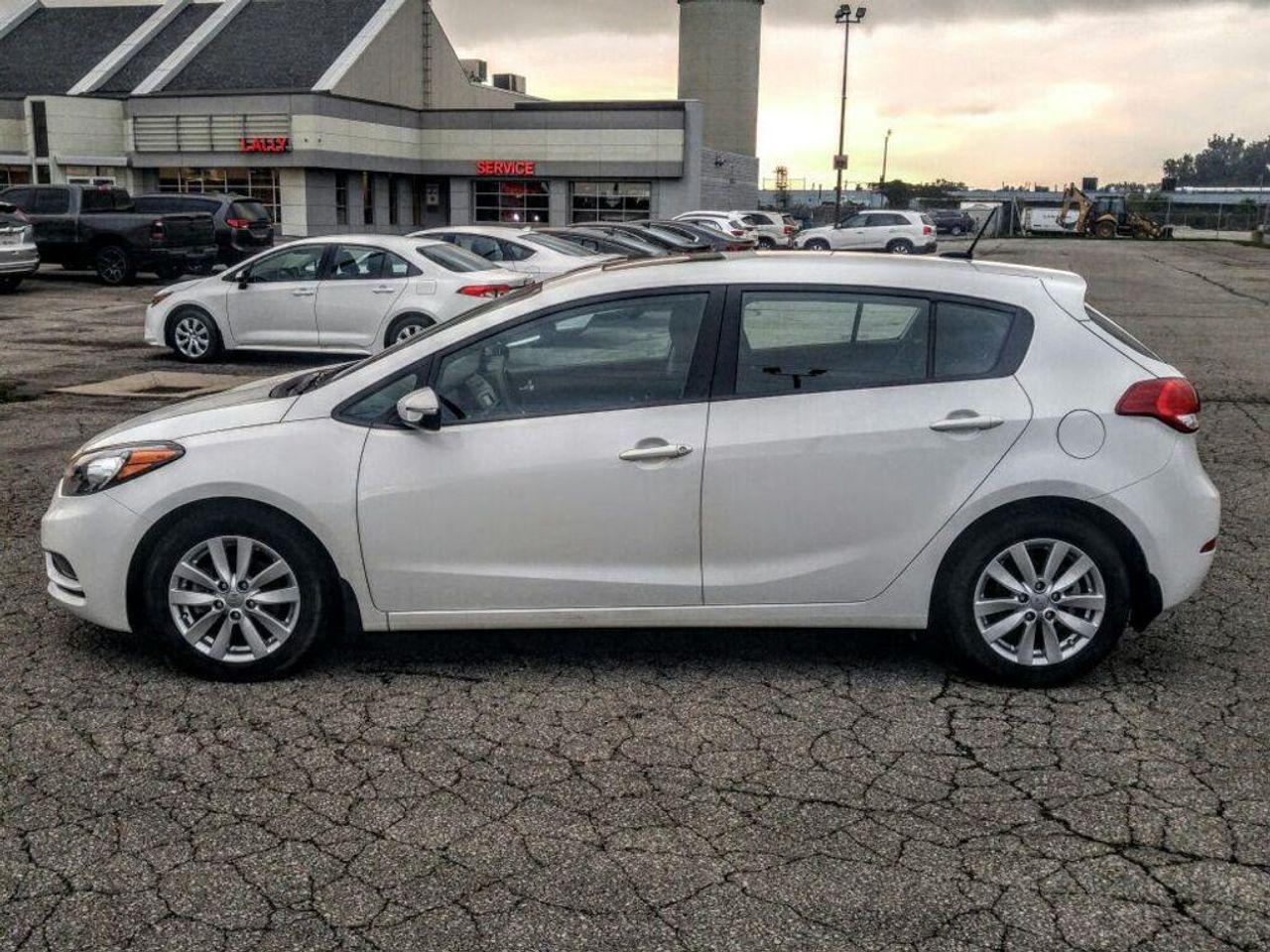 2016 Kia Forte 5-Door LX-2