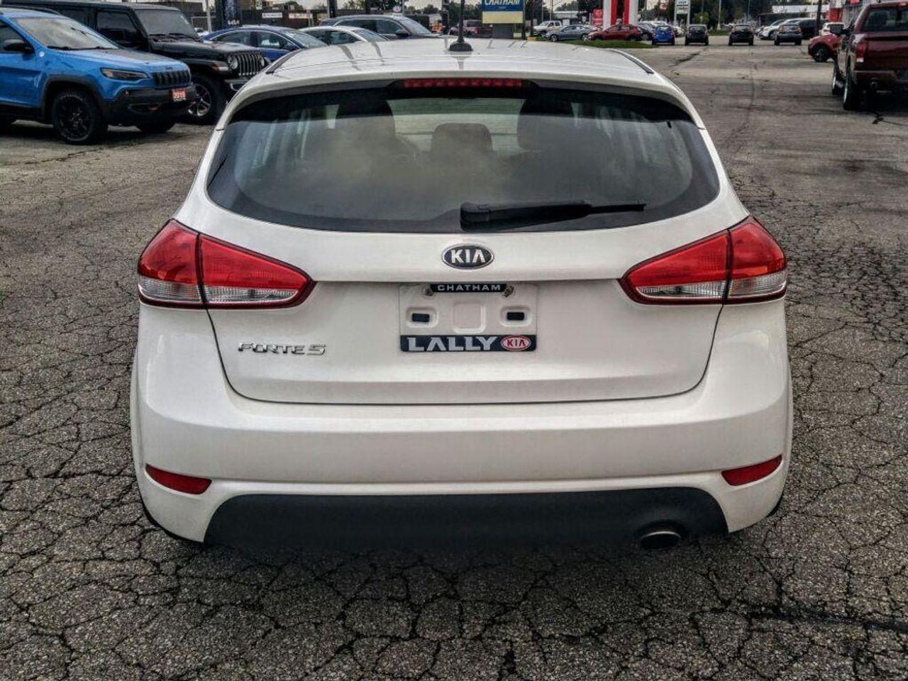 2016 Kia Forte 5-Door LX-4
