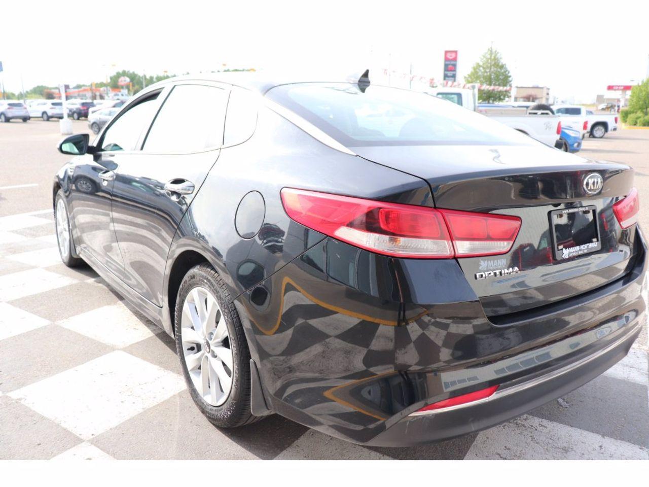 2016 Kia Optima LX-4