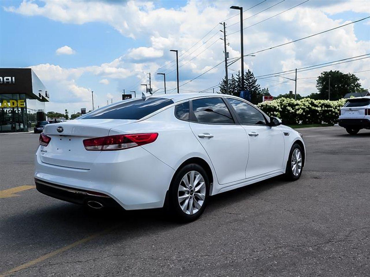 2016 Kia Optima LX-4