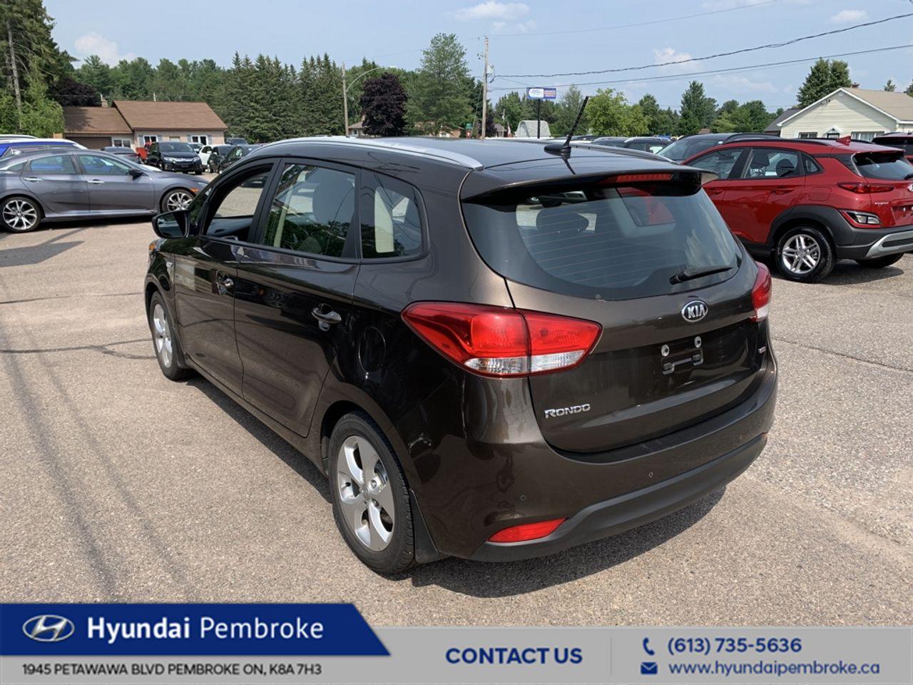2016 Kia Rondo FX-4