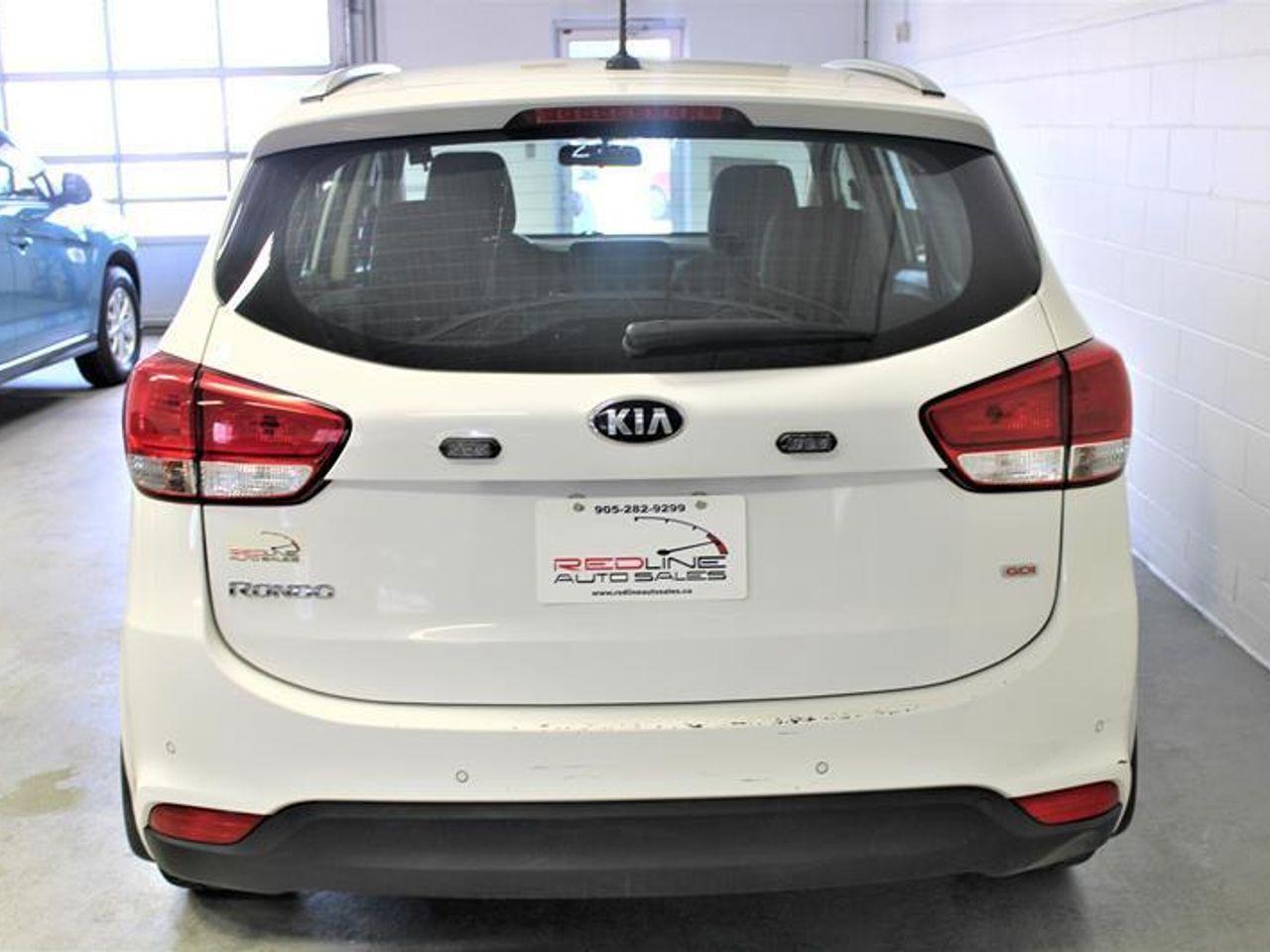 2016 Kia Rondo FX-4