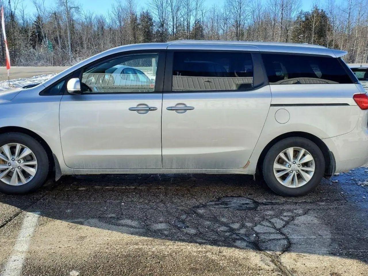2016 Kia Sedona LX-4