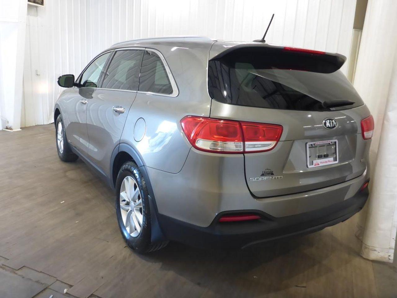 2016 Kia Sorento LX-4