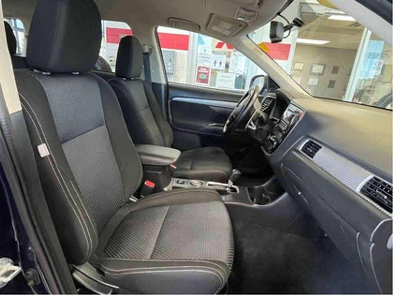 2016 Mitsubishi Outlander SE-4