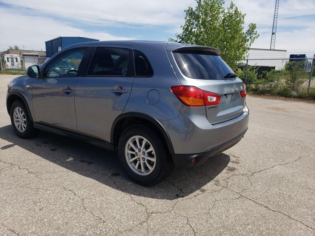 2016 Mitsubishi RVR SE 4WD-2