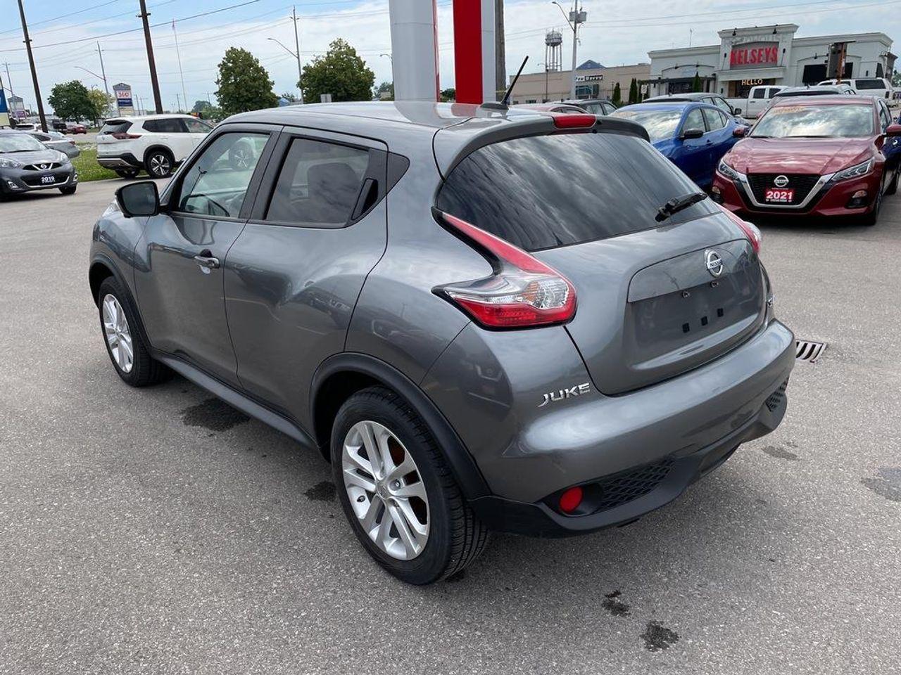 2016 Nissan Juke S-3