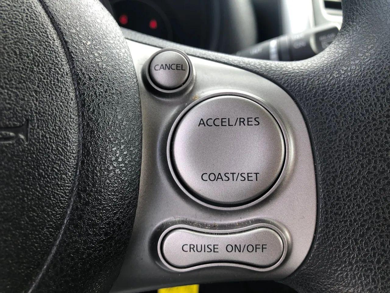 2016 Nissan Micra Base-4